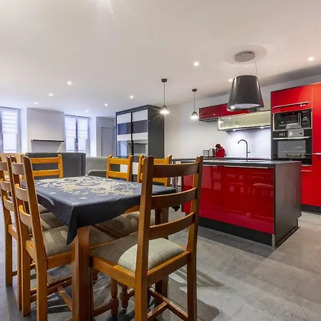 Le Bijoux Carnot Apartment