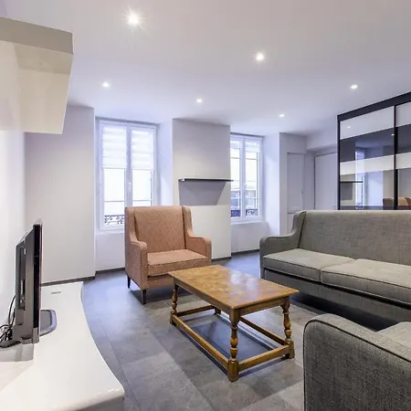 Le Bijoux Carnot Apartment *