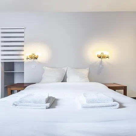 Le Bijoux Carnot Apartment *