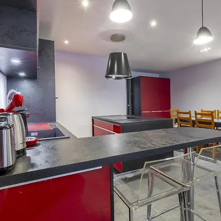 Le Bijoux Carnot Apartment